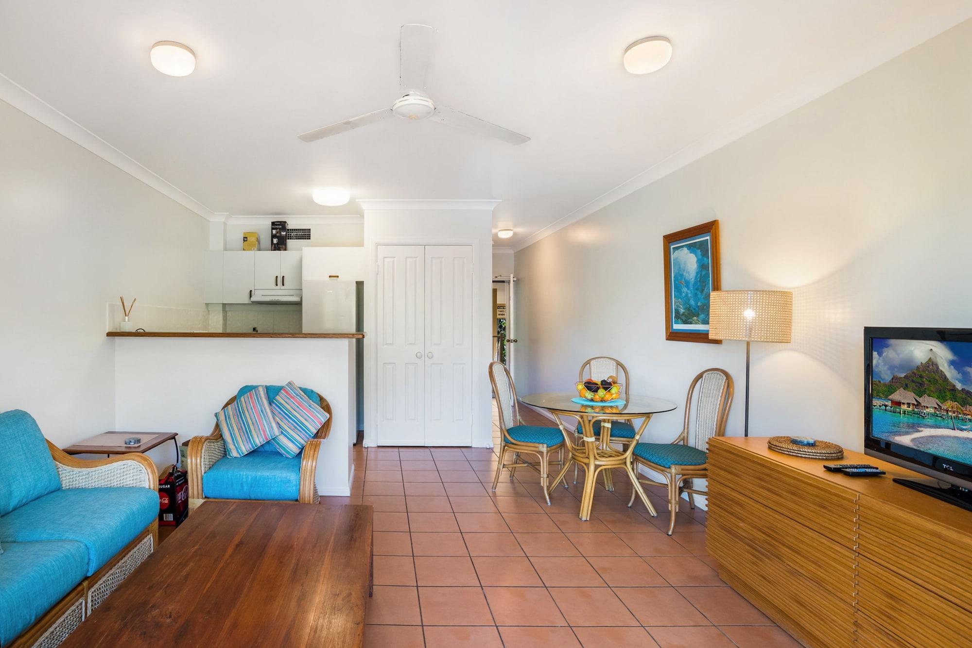 The York Beachfront Holiday Apartments Yorkeys Knob Экстерьер фото