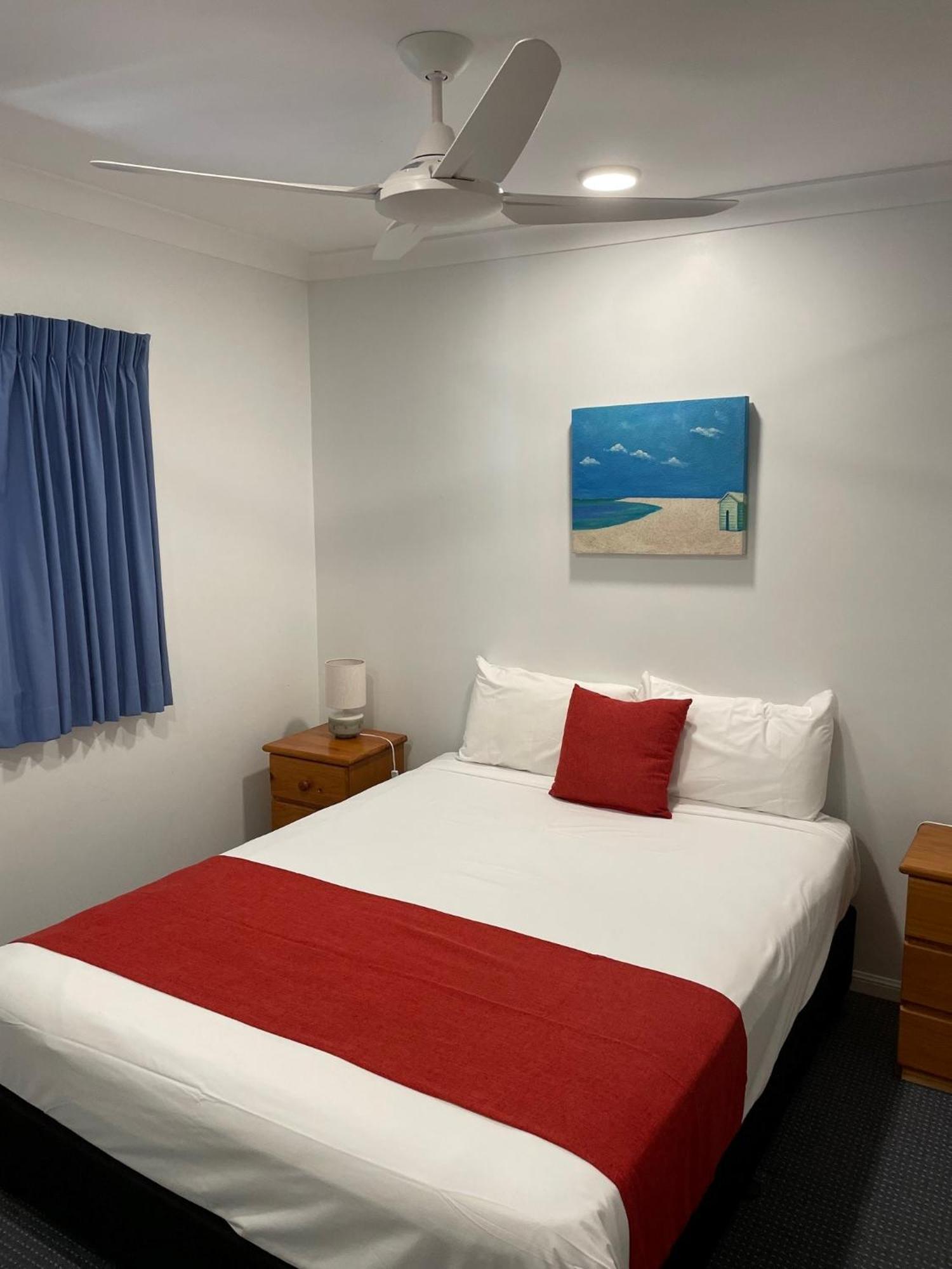 The York Beachfront Holiday Apartments Yorkeys Knob Экстерьер фото