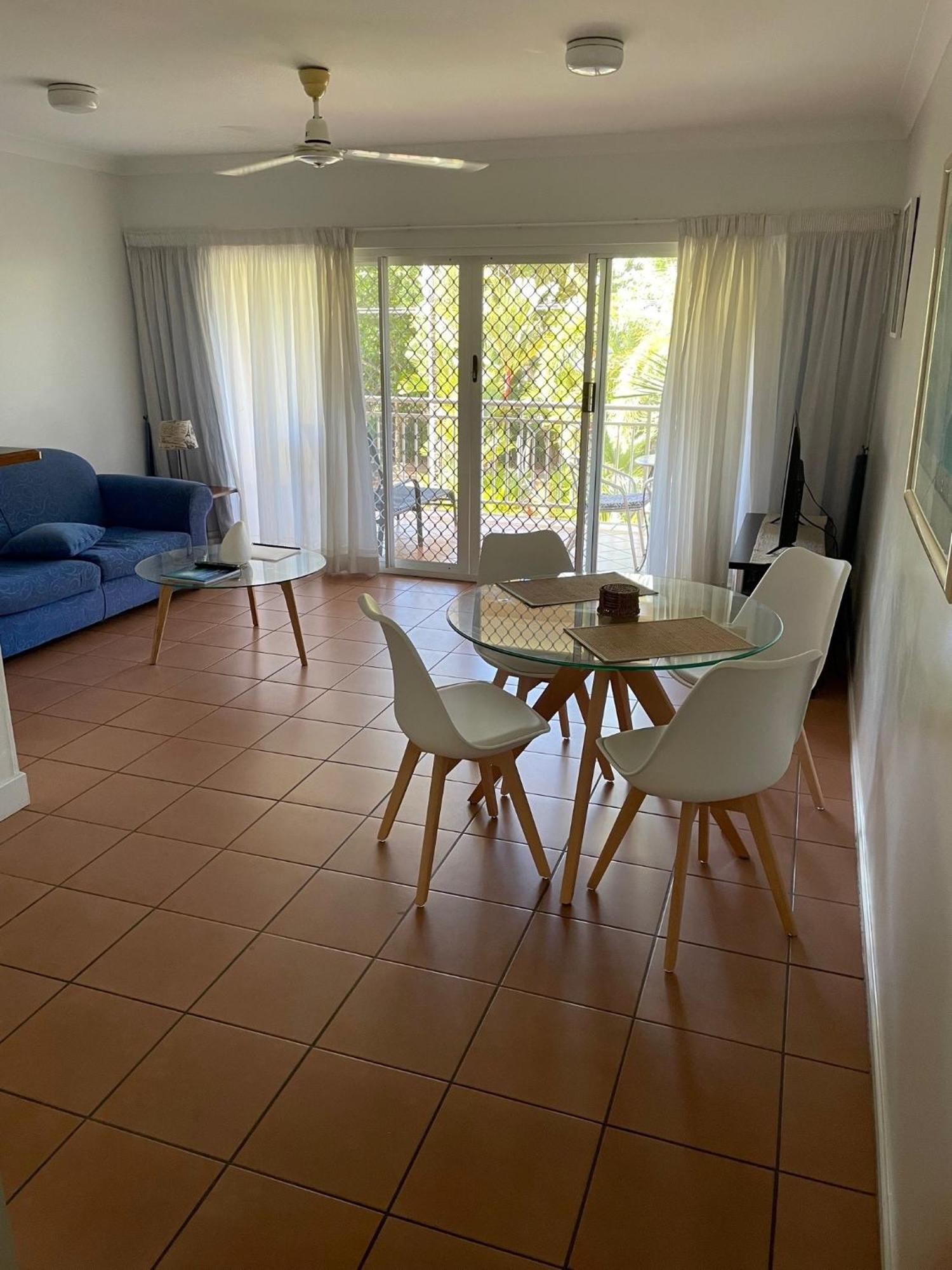 The York Beachfront Holiday Apartments Yorkeys Knob Экстерьер фото