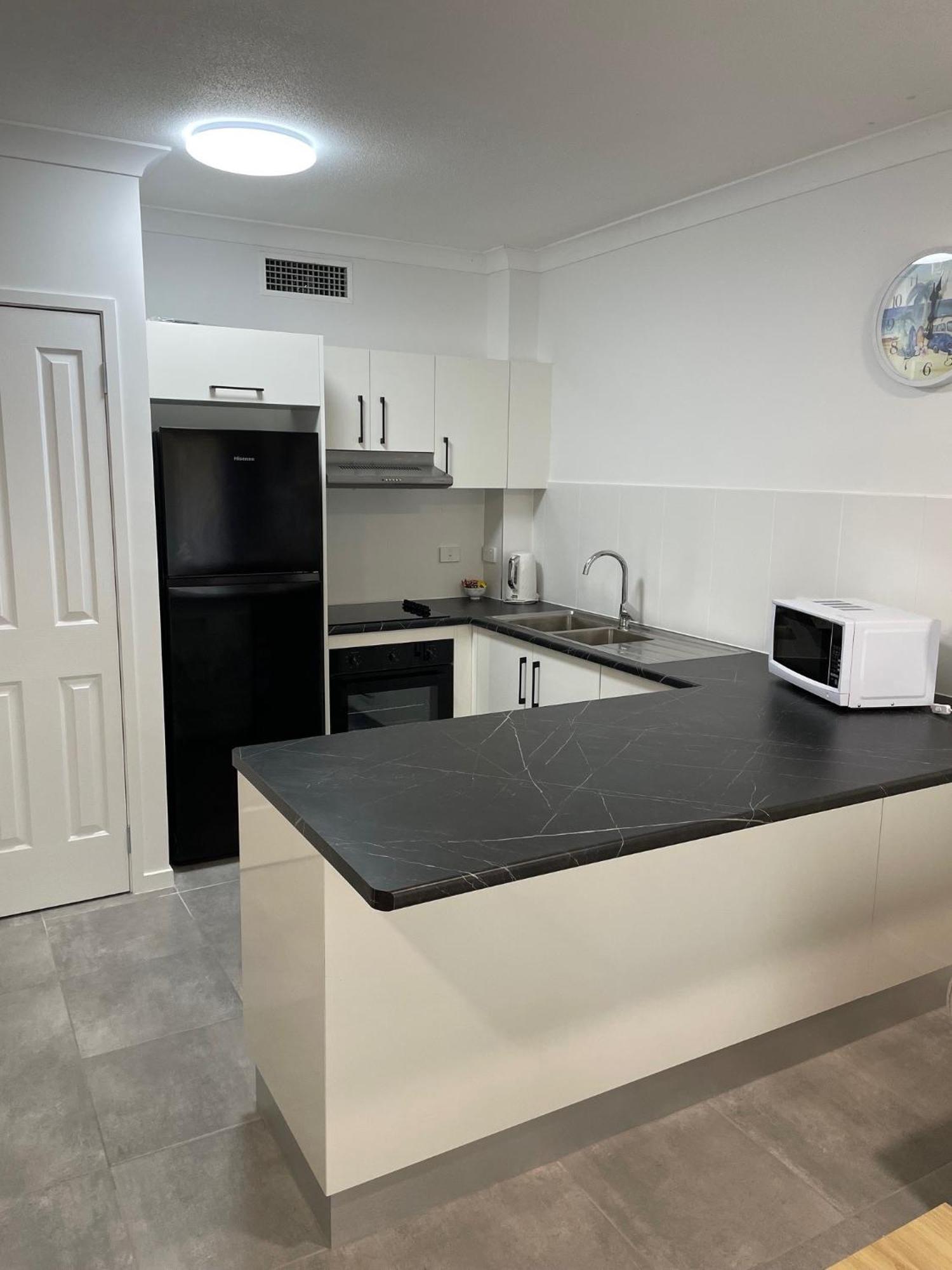 The York Beachfront Holiday Apartments Yorkeys Knob Экстерьер фото