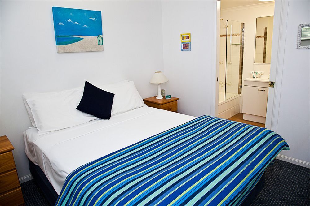 The York Beachfront Holiday Apartments Yorkeys Knob Экстерьер фото