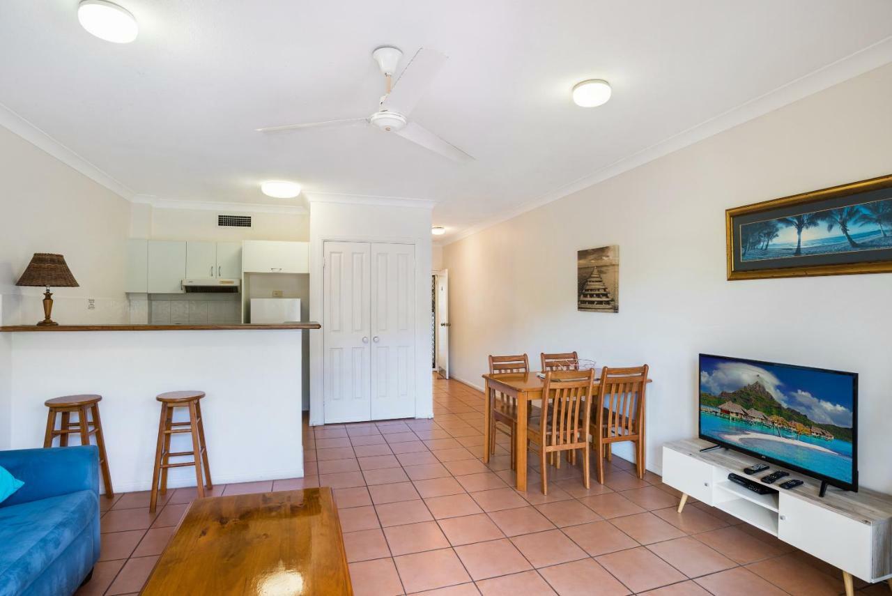 The York Beachfront Holiday Apartments Yorkeys Knob Экстерьер фото